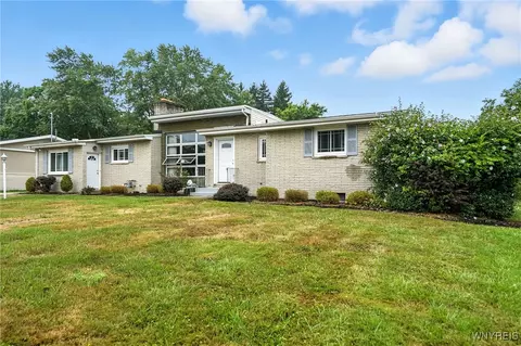 4990 Meadowbrook Rd, Buffalo, NY 14221