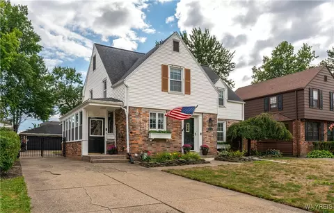 79 Woodcrest Blvd, Buffalo, NY 14223