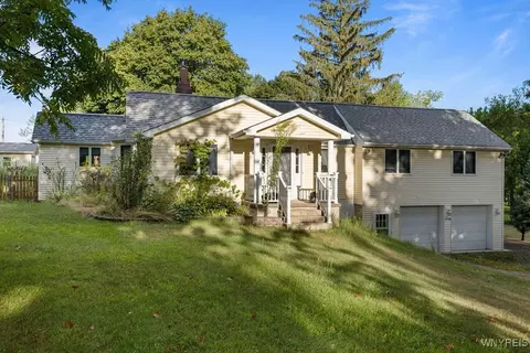 4700 Porter Center Rd, Lewiston, NY 14092