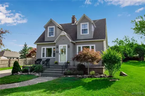 125 Mill Rd, West Seneca, NY 14224