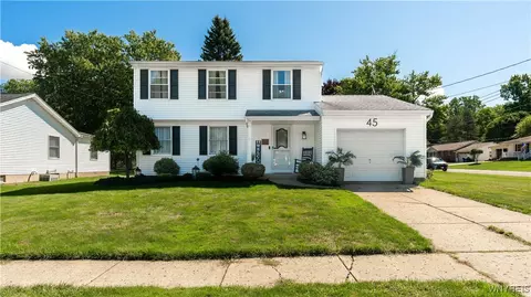 45 Sunnyside Dr, West Seneca, NY 14224