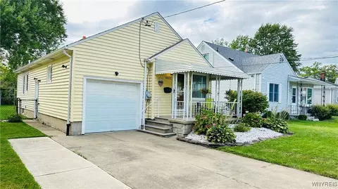 1032 91st St, Niagara Falls, NY 14304