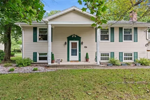 5 Hillside Dr, Batavia, NY 14020