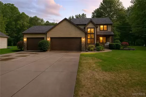 2094 Harvey Rd, Grand Island, NY 14072