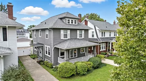 74 Admiral Rd, Buffalo, NY 14216