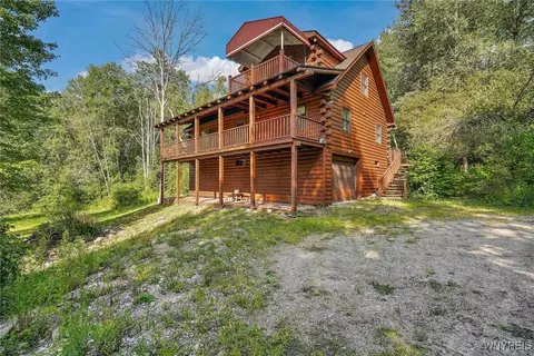 4451 Block Rd, Delevan, NY 14042
