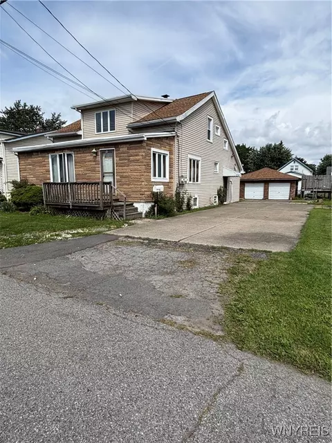 46 Paxford Pl, West Seneca, NY 14224