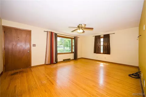 Living - 726 Schultz Rd, Elma, NY 14059 photo 2 of 4
