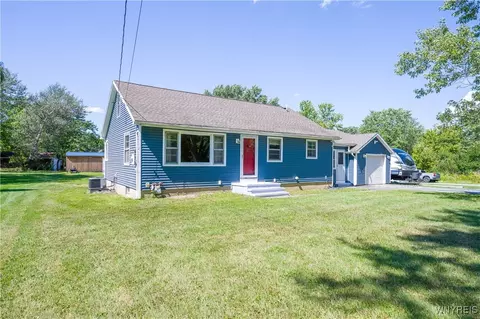 Exterior - 726 Schultz Rd, Elma, NY 14059 photo 3 of 12