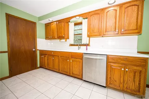 Kitchen - 726 Schultz Rd, Elma, NY 14059 photo 3 of 4