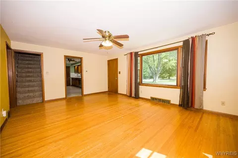 Living - 726 Schultz Rd, Elma, NY 14059 photo 4 of 4