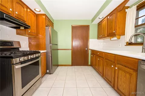 Kitchen - 726 Schultz Rd, Elma, NY 14059 photo 2 of 4