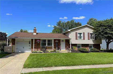 386 Woodward Cres, West Seneca, NY 14224