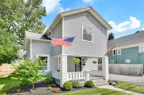 Exterior - 17 Cedar St, Newstead, NY 14001 photo 2 of 9