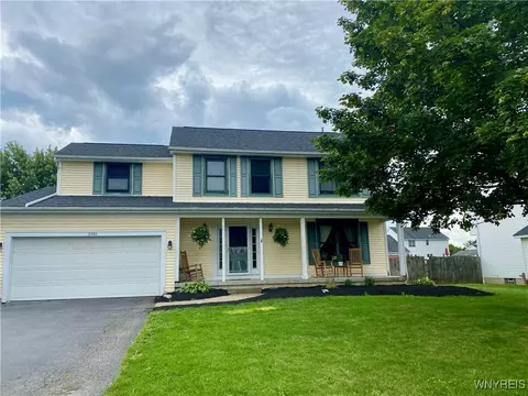 3380 Creekview Dr, Hamburg, NY 14075