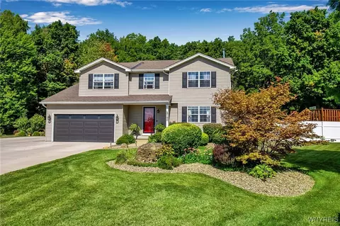 3190 Apple Ct, Niagara, NY 14304