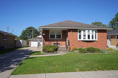 24 Lorry Dr, West Seneca, NY 14224