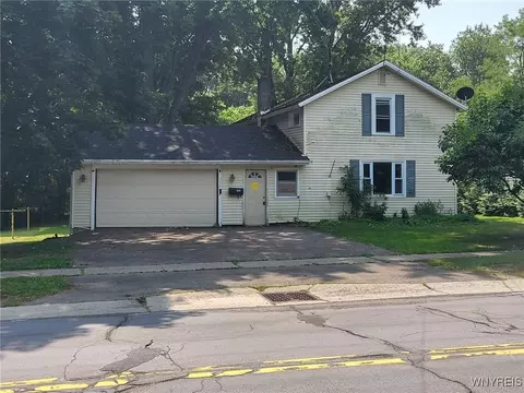 190 Waverly St, Springville, NY 14141