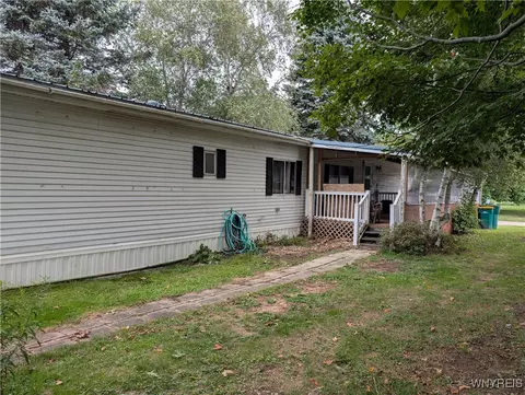 386 Southview Dr, Arcade, NY 14009 photo 4