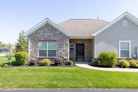 9525 Bent Grass #A, Clarence, NY 14032