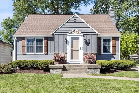 15 Wilkshire Pl, Lancaster, NY 14086