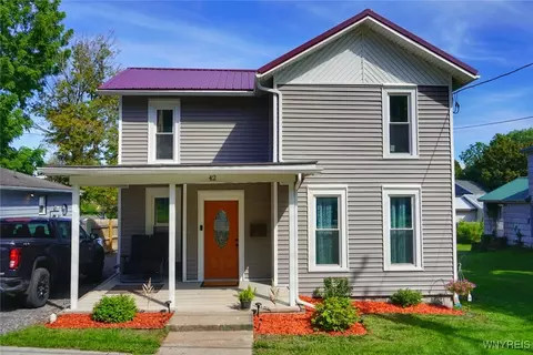 42 S Main St, Murray, NY 14470