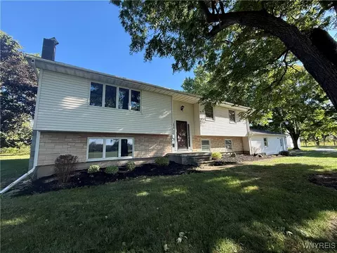 2732 Galloway Rd, Batavia, NY 14020