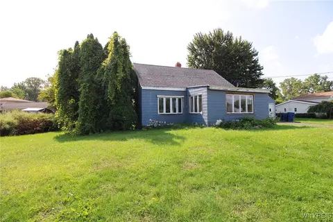 4642 Ridge Rd, Cambria, NY 14094