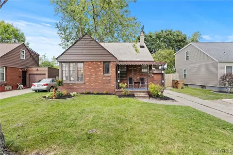178 Cleveland Dr, Cheektowaga, NY 14215