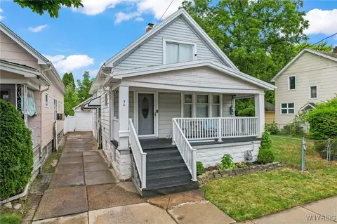 Exterior - 96 Eckhert St, Buffalo, NY 14207 photo 2 of 4