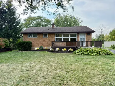 4628 Creek Rd, Lewiston, NY 14092