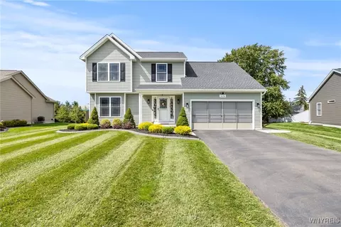 3636 Delilah Ln, Hamburg, NY 14075