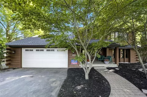 6141 Ward Rd, Orchard Park, NY 14127