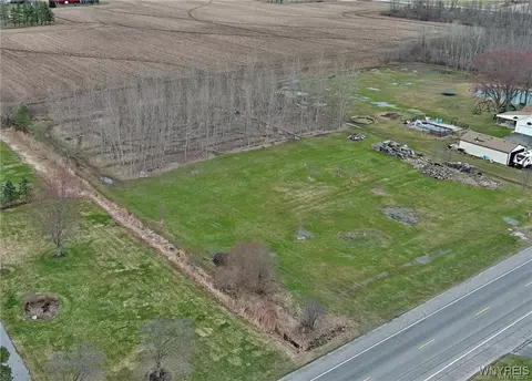 3719 Mapleton Rd, Wheatfield, NY 14132 photo 13