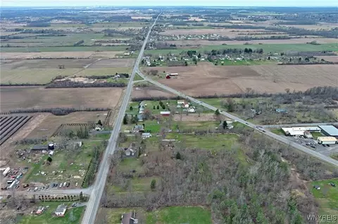 3719 Mapleton Rd, Wheatfield, NY 14132 photo 9