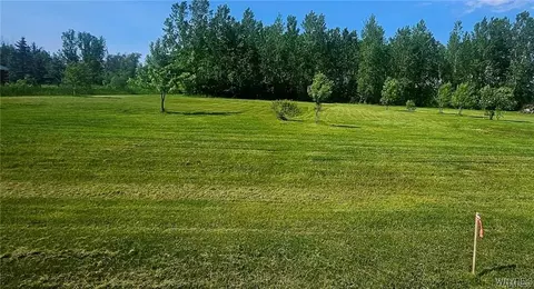 3719 Mapleton Rd, Wheatfield, NY 14132