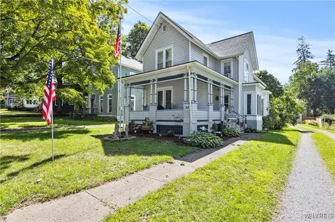 24 Elm St, Warsaw, NY 14569