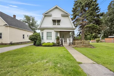 63 Ebenezer Dr, West Seneca, NY 14224