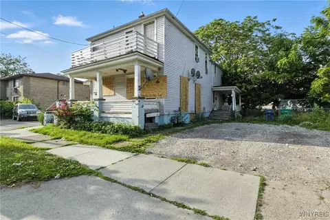 2219 Walnut Ave, Niagara Falls, NY 14301
