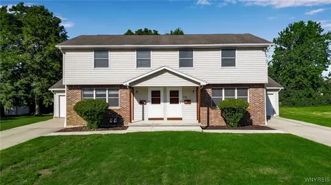 276 Tennyson Ter, Amherst, NY 14221