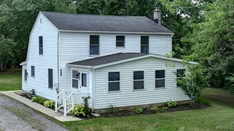 3953 N Millgrove Rd, Alden, NY 14004