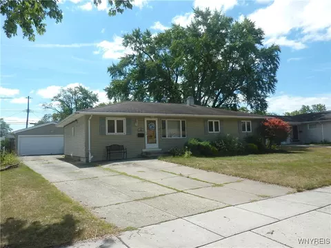 253 Idlewood Dr, Tonawanda, NY 14150