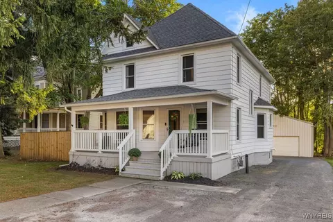 1666 Lockport St, Olcott, NY 14126