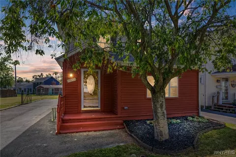 2944 Eggert Rd, Tonawanda, NY 14150