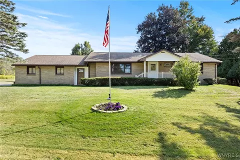 12035 Broadway St, Alden, NY 14004