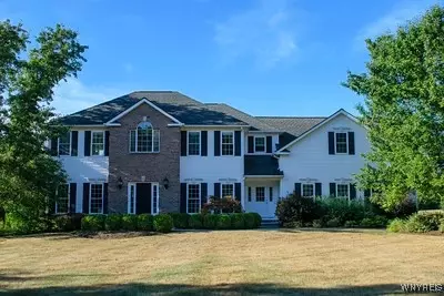 6 Wood Spring Hl, Honeoye Falls, NY 14472