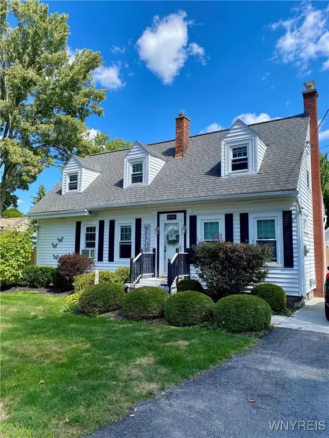 6951 Nash Rd, Wheatfield, NY 14120