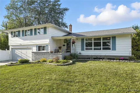 20 Berwin Dr, Amherst, NY 14226