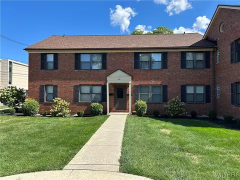 3901 Main St #1C, Amherst, NY 14226