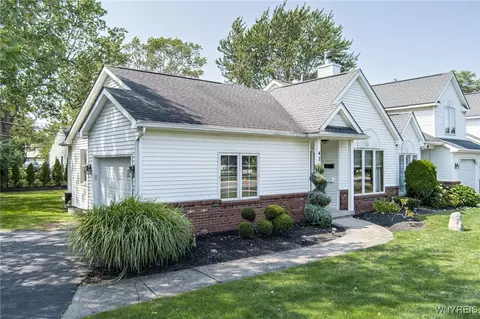426 Burroughs Dr, Amherst, NY 14226